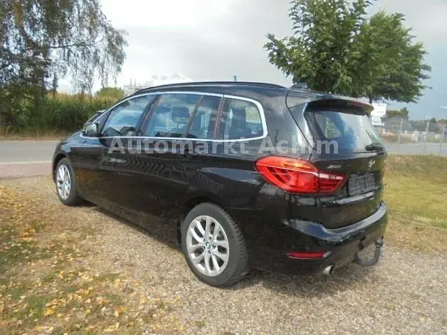 Gebraucht BMW 220 Gran Tourer Advantage 190 PS (139 kW) 2017 Schwarz Van / Kleinbus