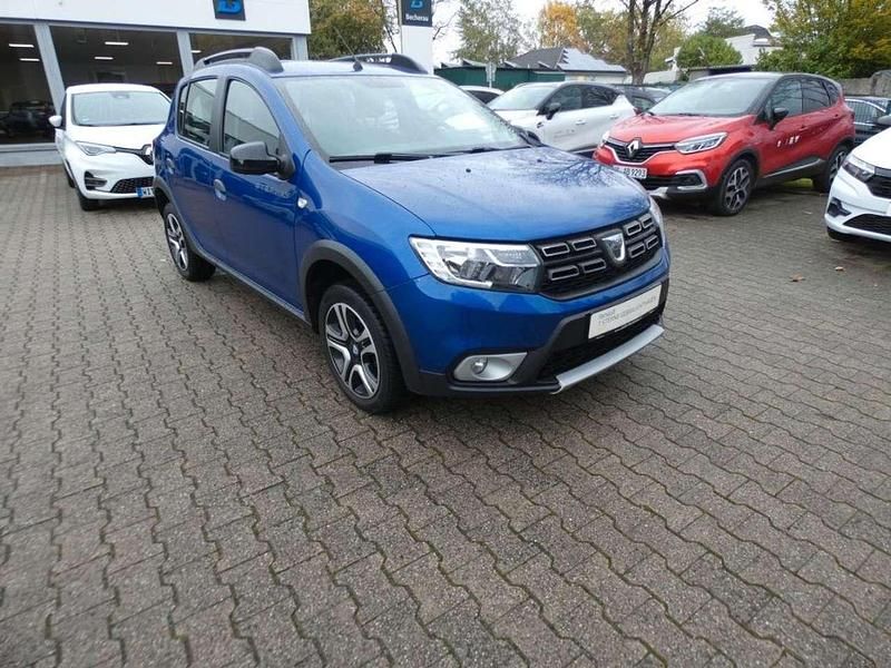 Stahlblau Gebraucht 2020 Dacia Sandero Celebration Kleinwagen | 10.995 € (Fairer Preis) - Bild 1/4