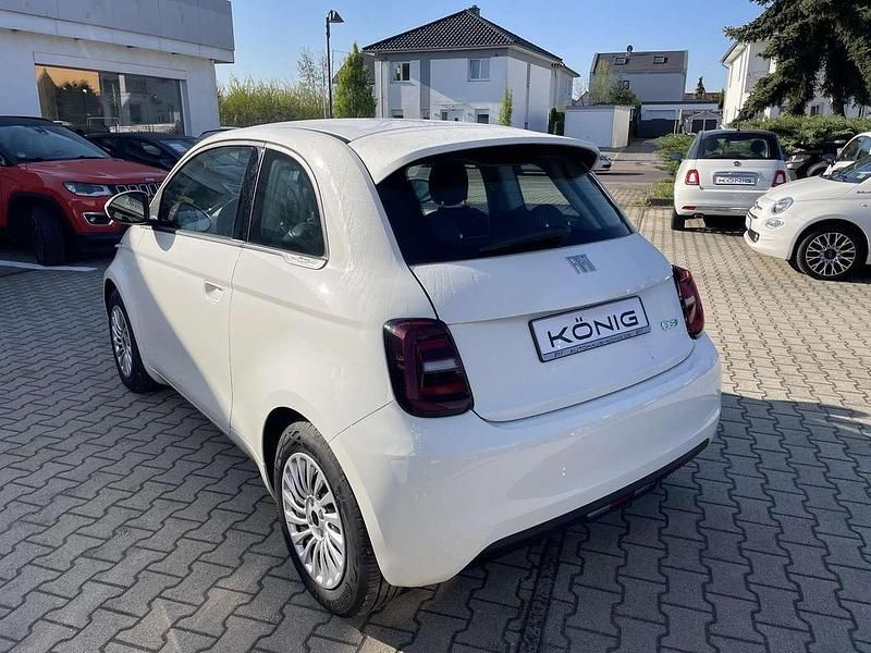 Gebraucht Fiat 500e 86 kW (118 PS) 2023 Weiß Kleinwagen