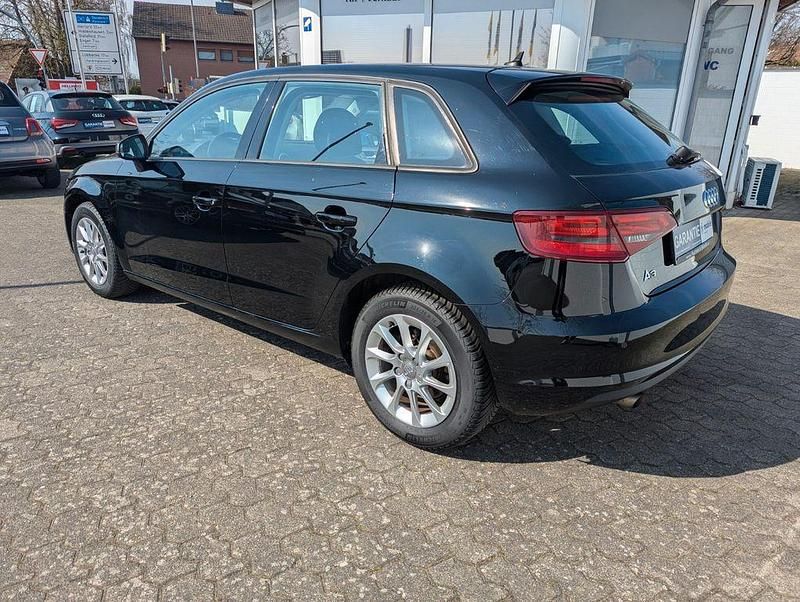 Gebraucht Audi A3 Attraction 110 PS (80 kW) 2016 Schwarz Limousine