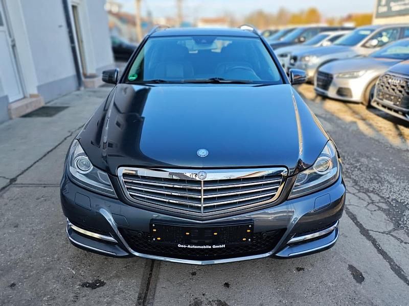 Gebraucht Mercedes C300 231 PS (169 kW) 2013 Grau Kombi