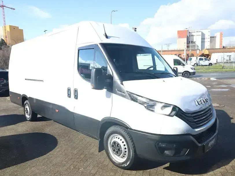 Occasion Iveco Daily 155 ch (114 kW) 2023 Blanc Berline