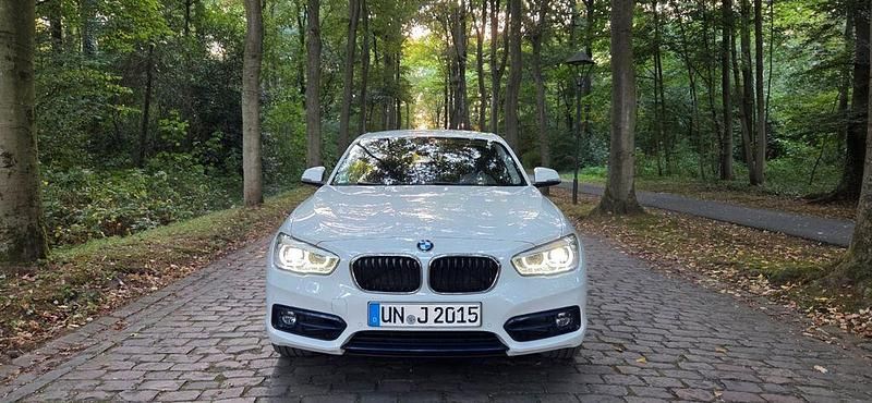 Weiß Gebraucht 2017 BMW 120 Sport Line Kleinwagen | 16.950 € (Fairer Preis) - Bild 1/4