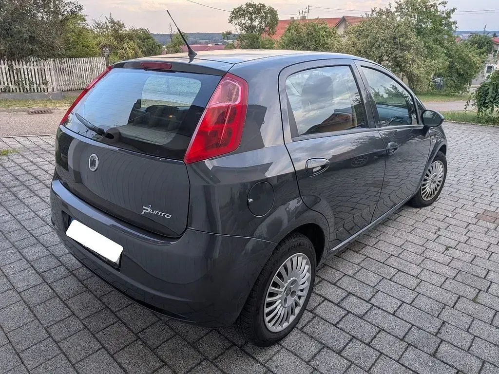 Gebraucht Fiat Grande Punto 77 PS (56 kW) 2008 Grau Kleinwagen