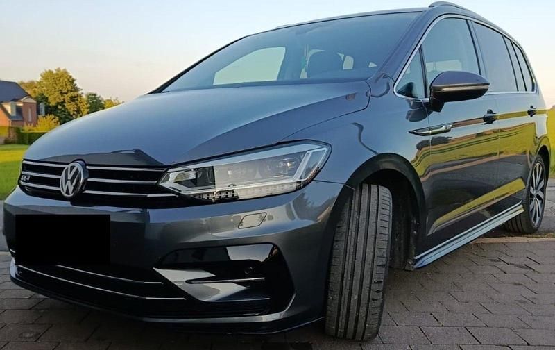 Grau Gebraucht 2016 VW Touran R-line Van / Kleinbus | 17.000 € (Superpreis) - Bild 1/4