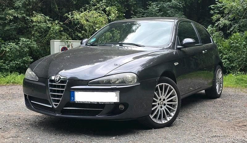Schwarz Gebraucht 2007 Alfa Romeo 147 Kleinwagen | 1.500 € (Fairer Preis) - Bild 1/4