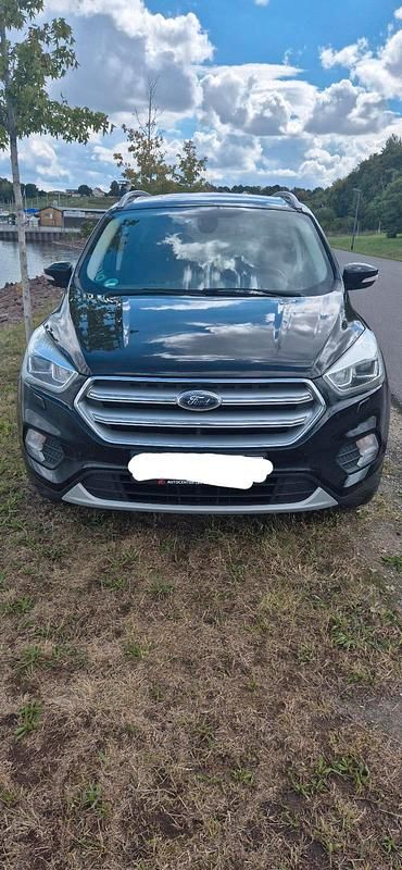 Schwarz Gebraucht 2019 Ford Kuga SUV | 11.500 € (Superpreis) - Bild 1/4