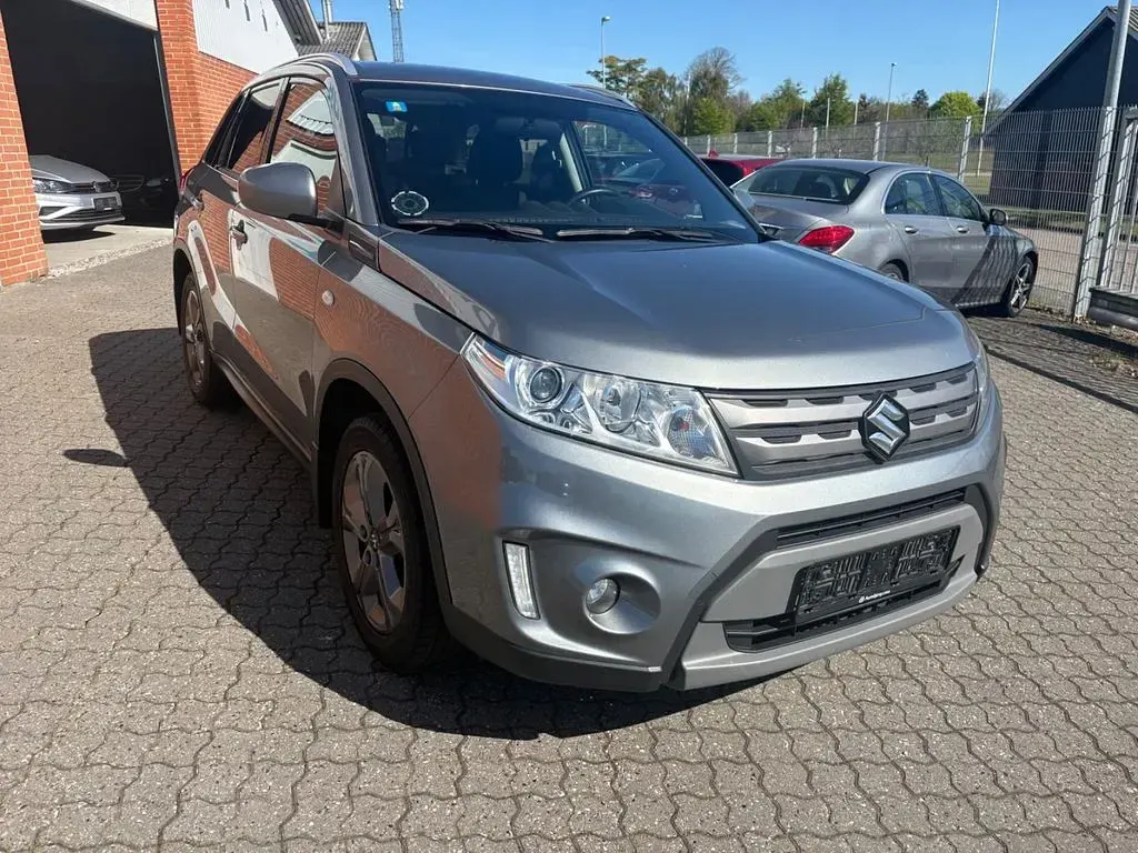 Second-hand Suzuki Vitara Comfort 120 CP (88 kW) 2017 Gri SUV