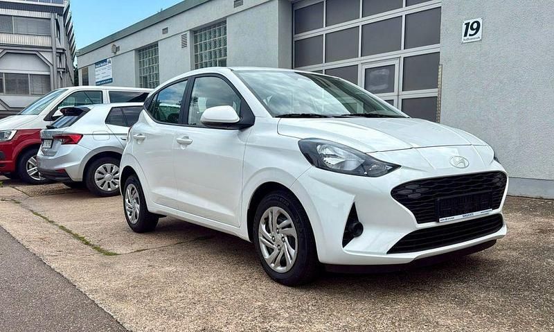 Weiß Gebraucht 2024 Hyundai i10 Kleinwagen | 15.950 € (Superpreis) - Bild 1/4