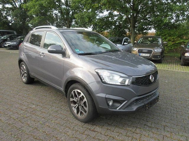 Grau Gebraucht 2017 Ssangyong (KGM) Korando Quartz SUV | 7.950 € - Bild 1/4
