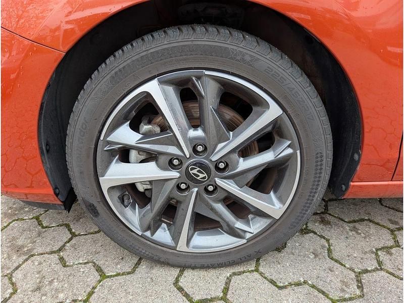 Gebraucht Hyundai i30 Advantage 101 PS (74 kW) 2024 Orange Limousine