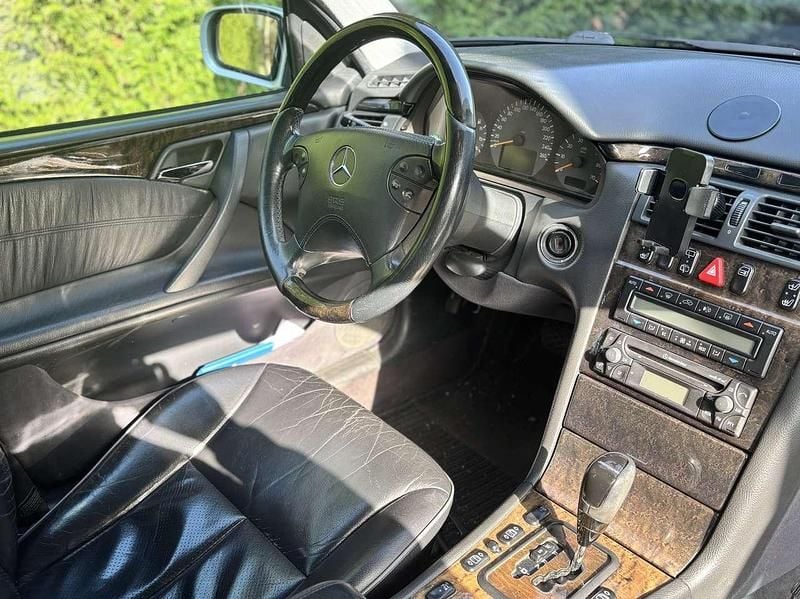 Gebraucht Mercedes E240 Avantgarde 170 PS (125 kW) 2000 Kombi