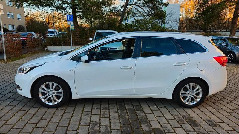 Gebraucht Kia Ceed Sportswagon 128 PS (94 kW) 2015 Weiß Kombi