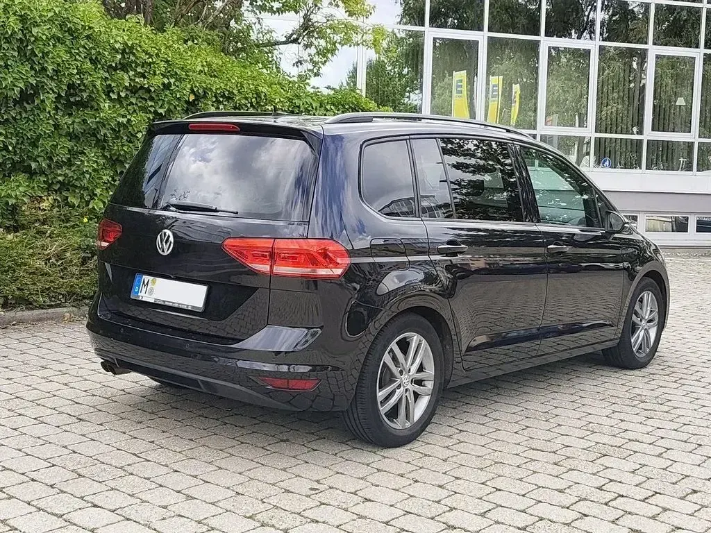 Gebraucht VW Touran Comfortline 150 PS (110 kW) 2016 Schwarz Van / Kleinbus