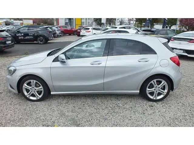 Gebraucht Mercedes A180 122 PS (89 kW) 2015 Kleinwagen