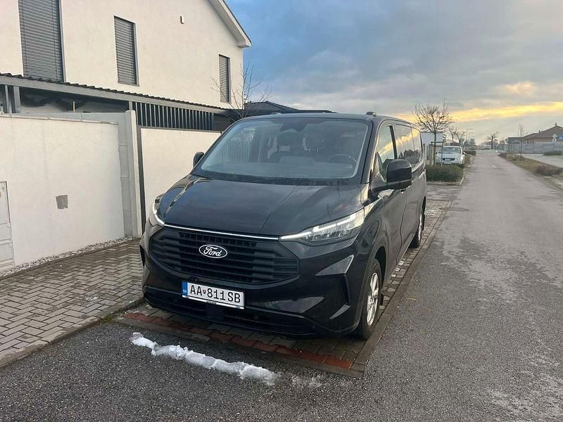 Gebraucht Ford Transit Custom 170 PS (125 kW) 2025 Schwarz Van / Kleinbus