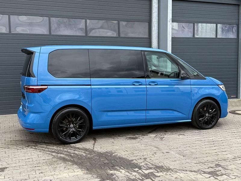Gebraucht VW Multivan 150 PS (110 kW) 2024 Blau Van