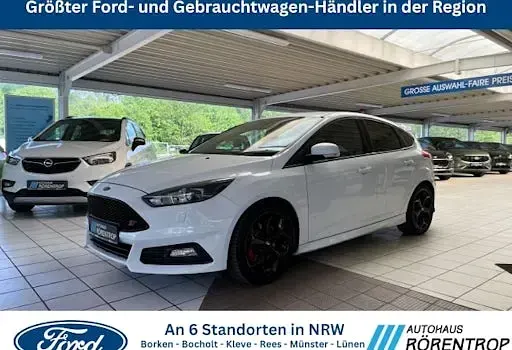 Gebraucht Ford Focus ST 250 PS (183 kW) 2016 Limousine