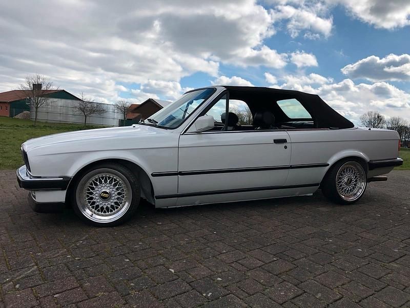 Weiß Gebraucht 1987 BMW 325 Cabriolet Cabrio | 18.900 € - Bild 1/4