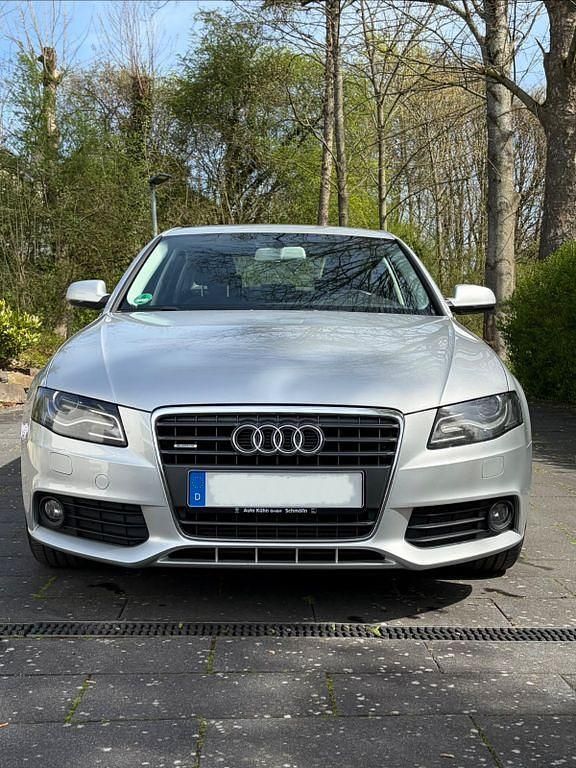 Gebraucht Audi A4 Ambiente 160 PS (117 kW) 2011 Silber Limousine