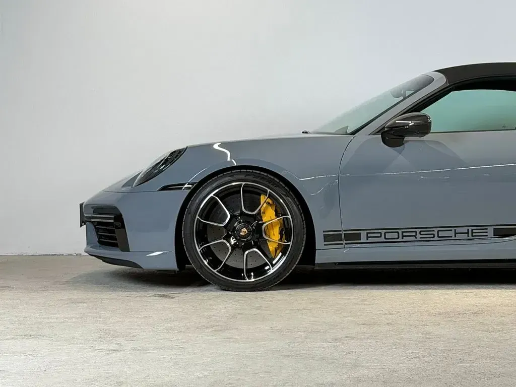 Gebraucht Porsche 992 650 PS (478 kW) 2024 Grau Cabrio