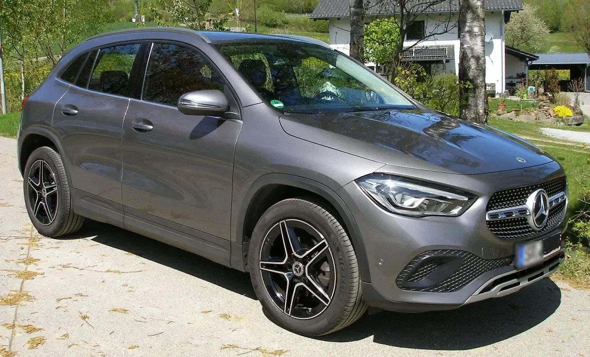 Gebraucht Mercedes GLA200 AMG 150 PS (110 kW) 2021 Grau SUV