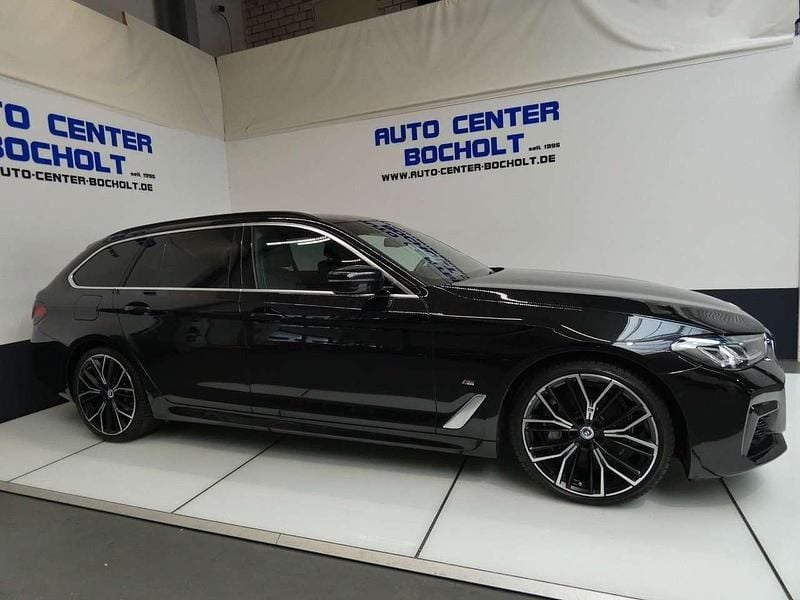 Gebraucht BMW 540 M Sport 340 PS (250 kW) 2022 Saphirschwarz Kombi