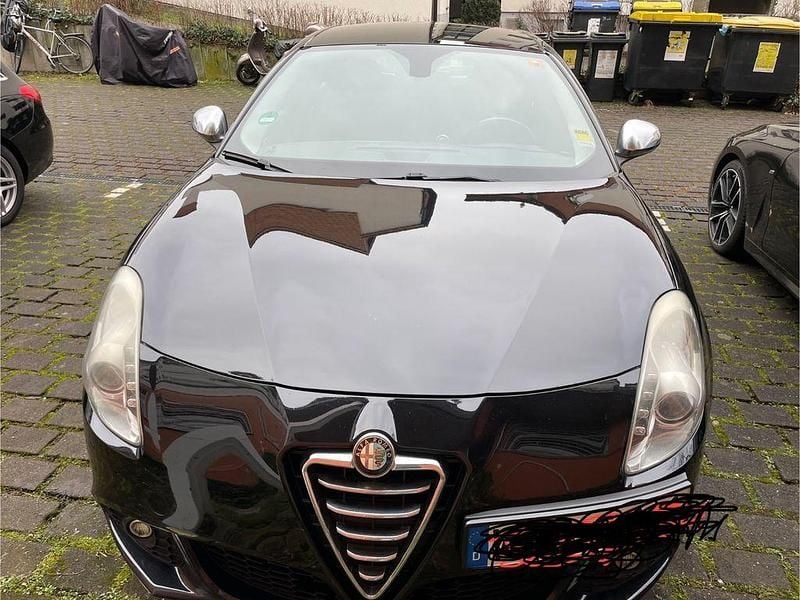 Gebraucht Alfa Romeo Giulietta 120 PS (88 kW) 2012 Schwarz Kleinwagen