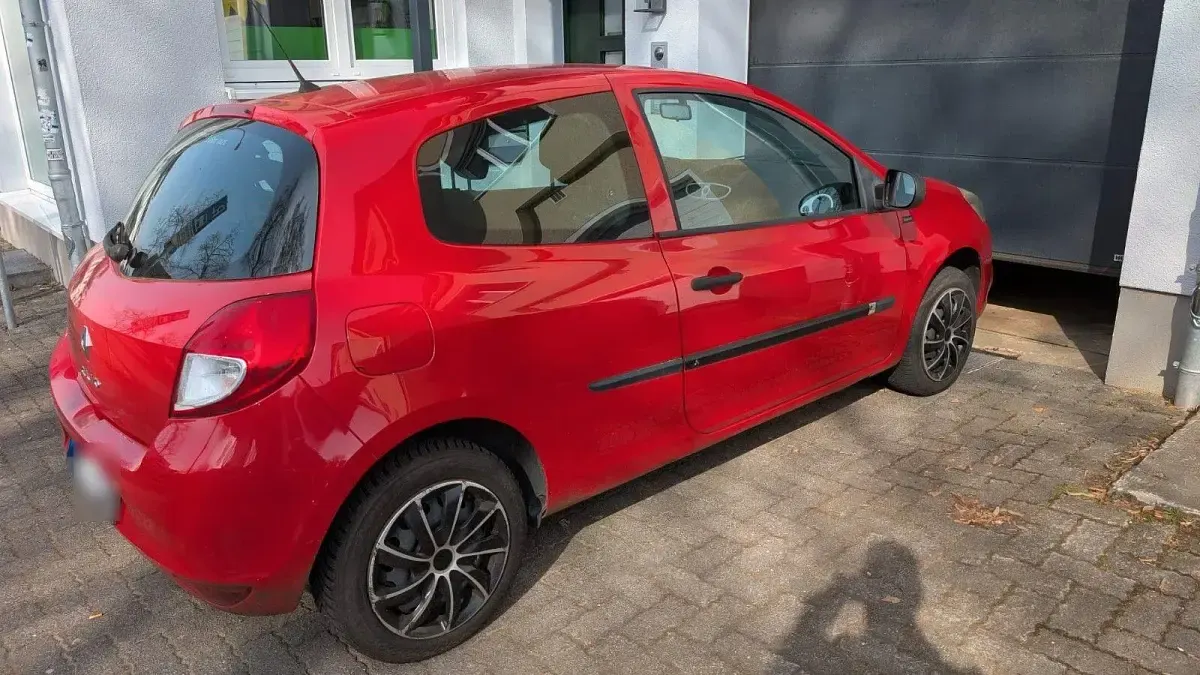 Gebraucht Renault Clio II Expression 75 PS (55 kW) 2011 Rot Limousine