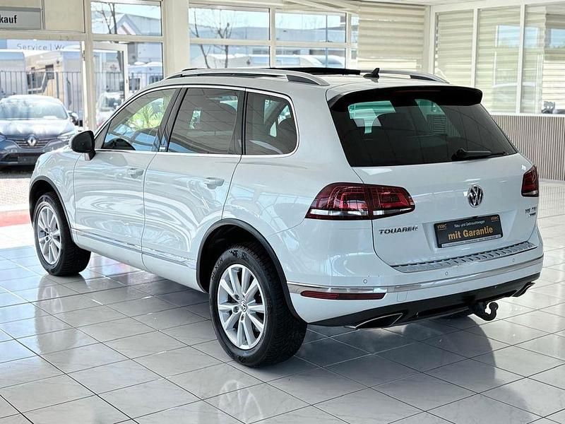 Gebraucht VW Touareg Edition 262 PS (192 kW) 2017 Weiß SUV