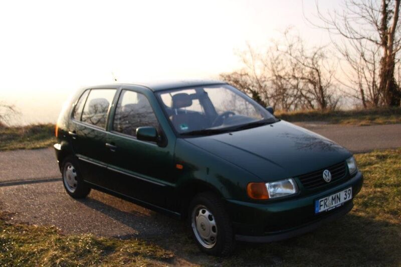Grün Gebraucht 1996 VW Polo Basis Limousine | 1.450 € (Fairer Preis) - Bild 1/4