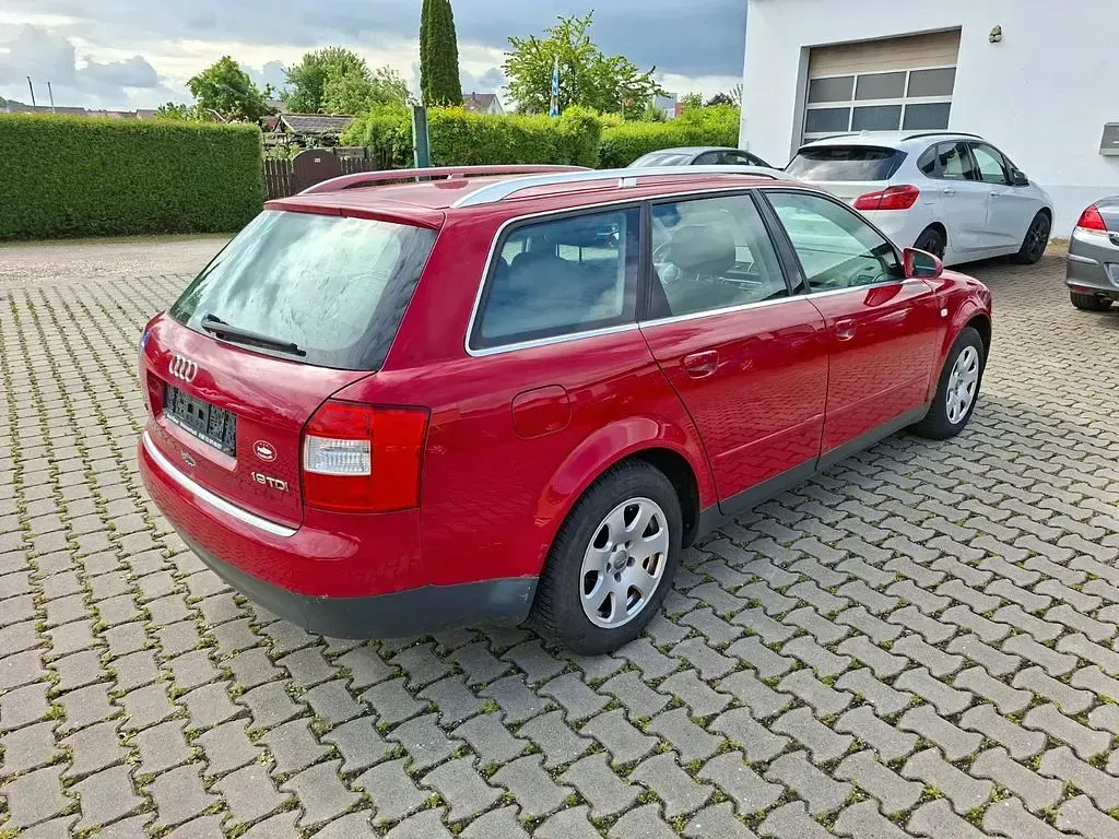 Gebraucht Audi A4 131 PS (96 kW) 2002 Rot Kombi