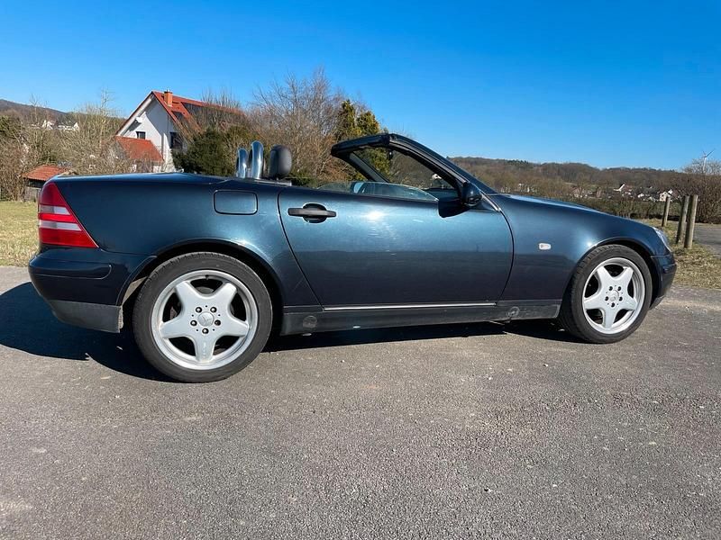 Gebraucht Mercedes SLK230 197 PS (144 kW) 1998 Blau Cabrio