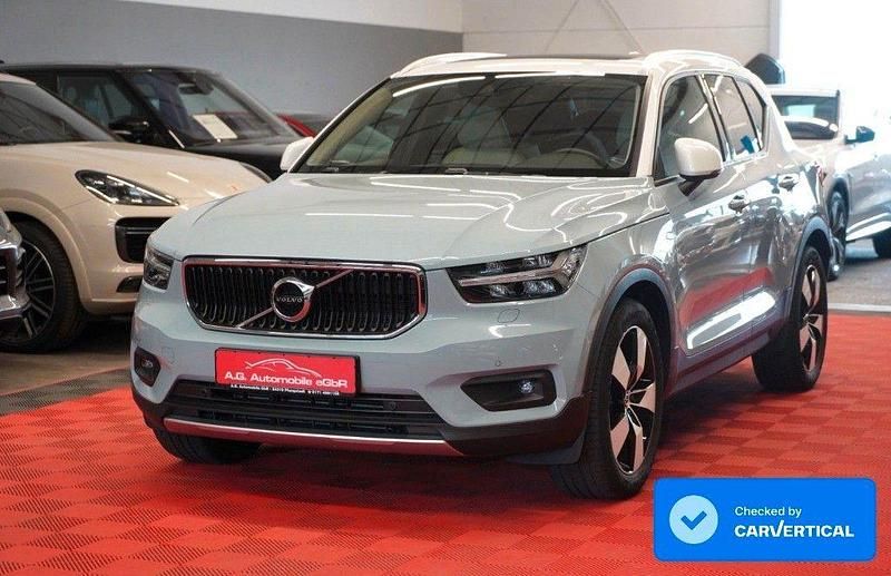 Amazon blue / solid Gebraucht 2018 Volvo XC40 Momentum SUV | 26.950 € (Fairer Preis) - Bild 1/4