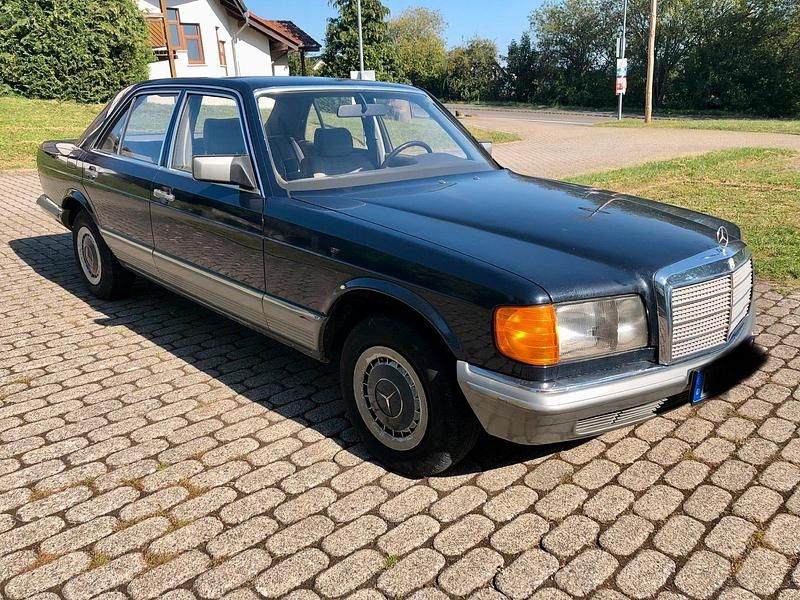 Brugt Mercedes E280 185 HK (136 kW) 1984 Blå Sedan