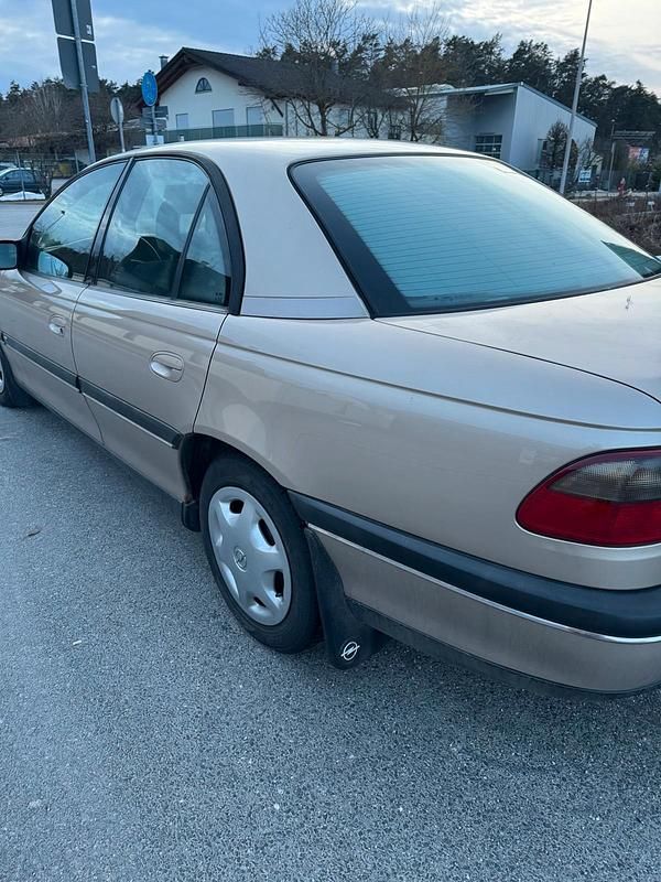 Gebraucht Opel Omega 136 PS (100 kW) 1997 Beige Limousine