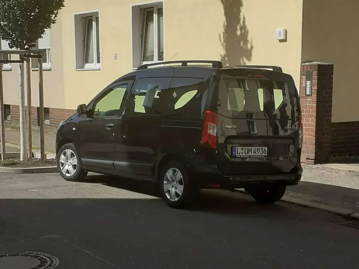 Gebraucht Dacia Dokker Comfort 102 PS (75 kW) 2019 Schwarz Van / Kleinbus