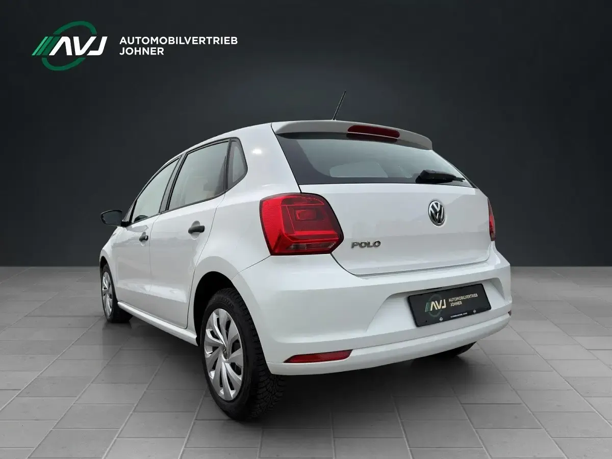 Usata VW Polo Trendline 75 CV (55 kW) 2016 Bianco Berlina