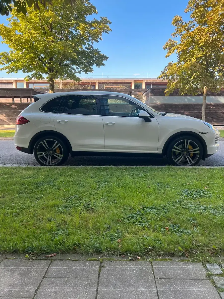 Gebraucht Porsche Cayenne S 400 PS (294 kW) 2011 Weiß SUV