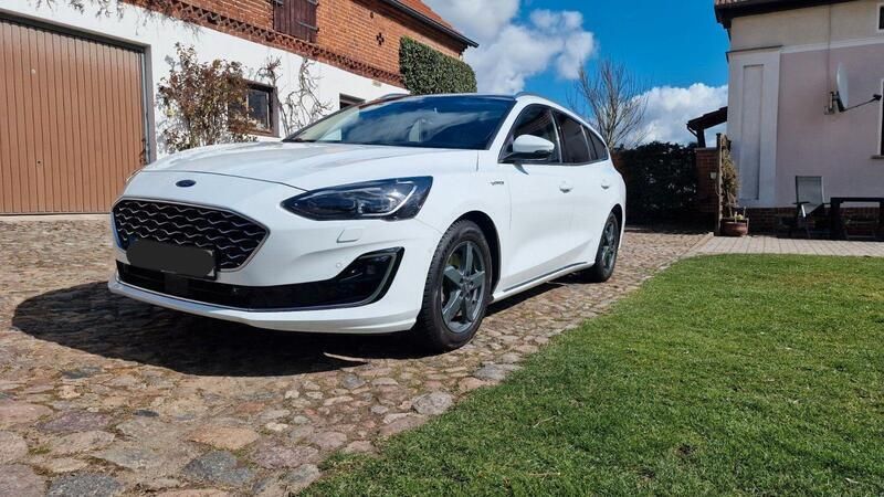Weiß Gebraucht 2019 Ford Focus Vignale Kombi | 16.500 € (Guter Preis) - Bild 1/4