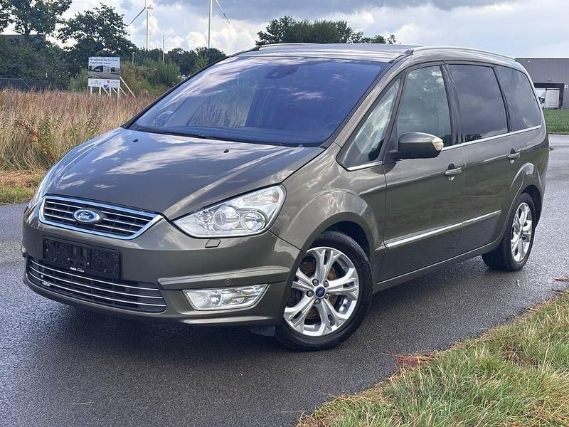 Grün Gebraucht 2011 Ford Galaxy Titanium Van / Kleinbus | 3.650 € (Superpreis) - Bild 1/4