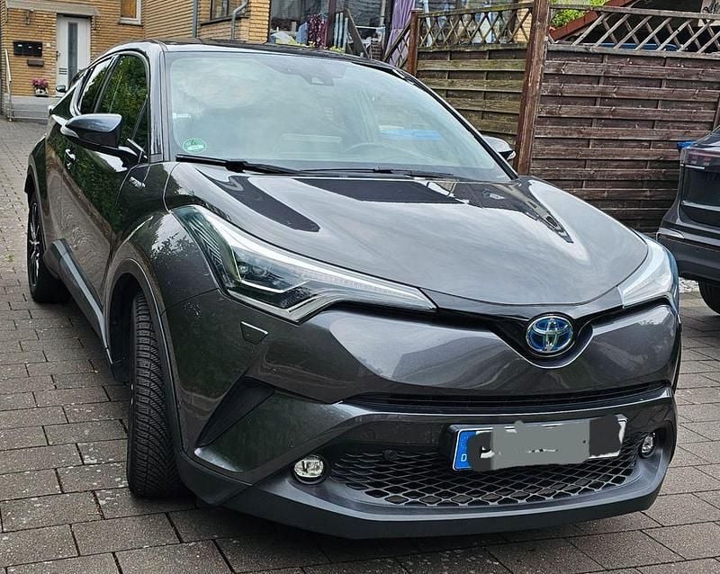 Grau Gebraucht 2018 Toyota C-HR Club SUV | 17.500 € (Guter Preis) - Bild 1/4