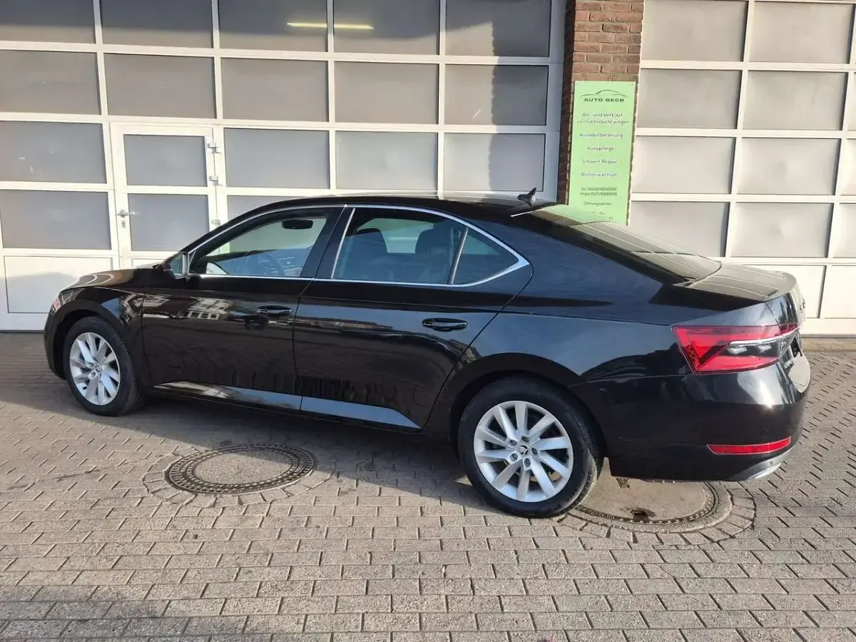 Gebraucht Skoda Superb Style 150 PS (110 kW) 2019 Schwarz Limousine