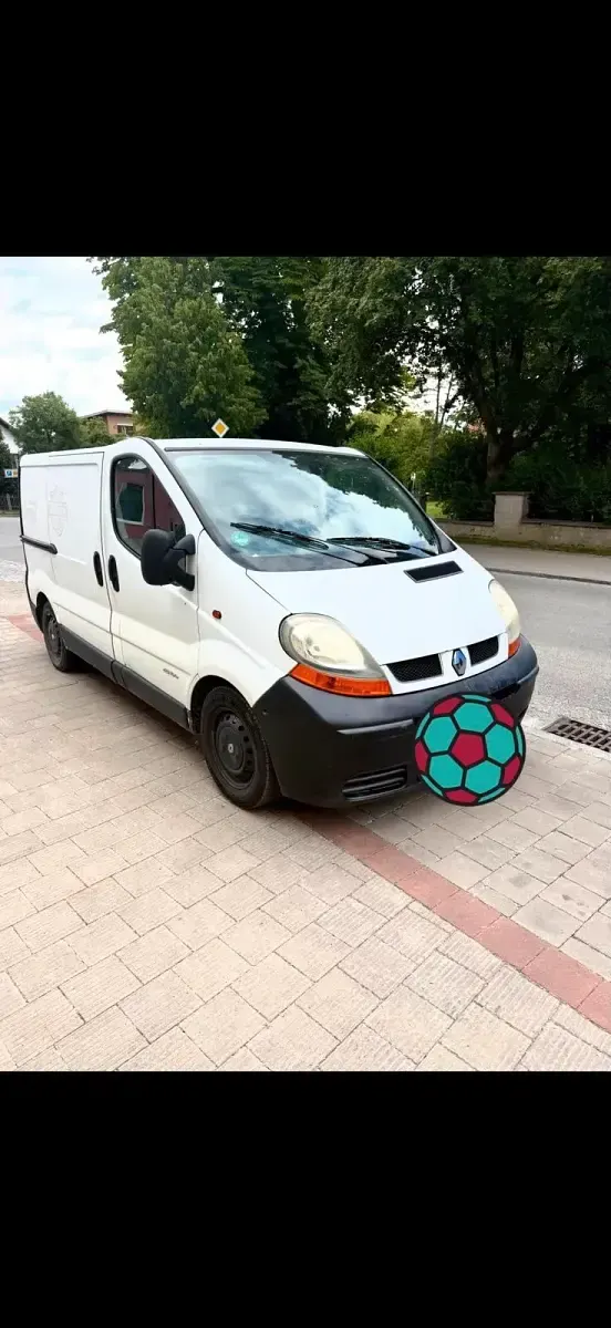 Gebraucht Renault Trafic 101 PS (74 kW) 2004 Weiß Van / Kleinbus
