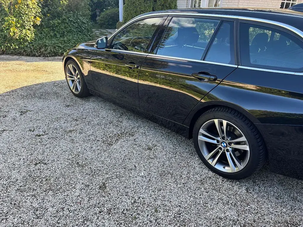 Gebraucht BMW 320 Sport Line 190 PS (139 kW) 2016 Schwarz Kombi