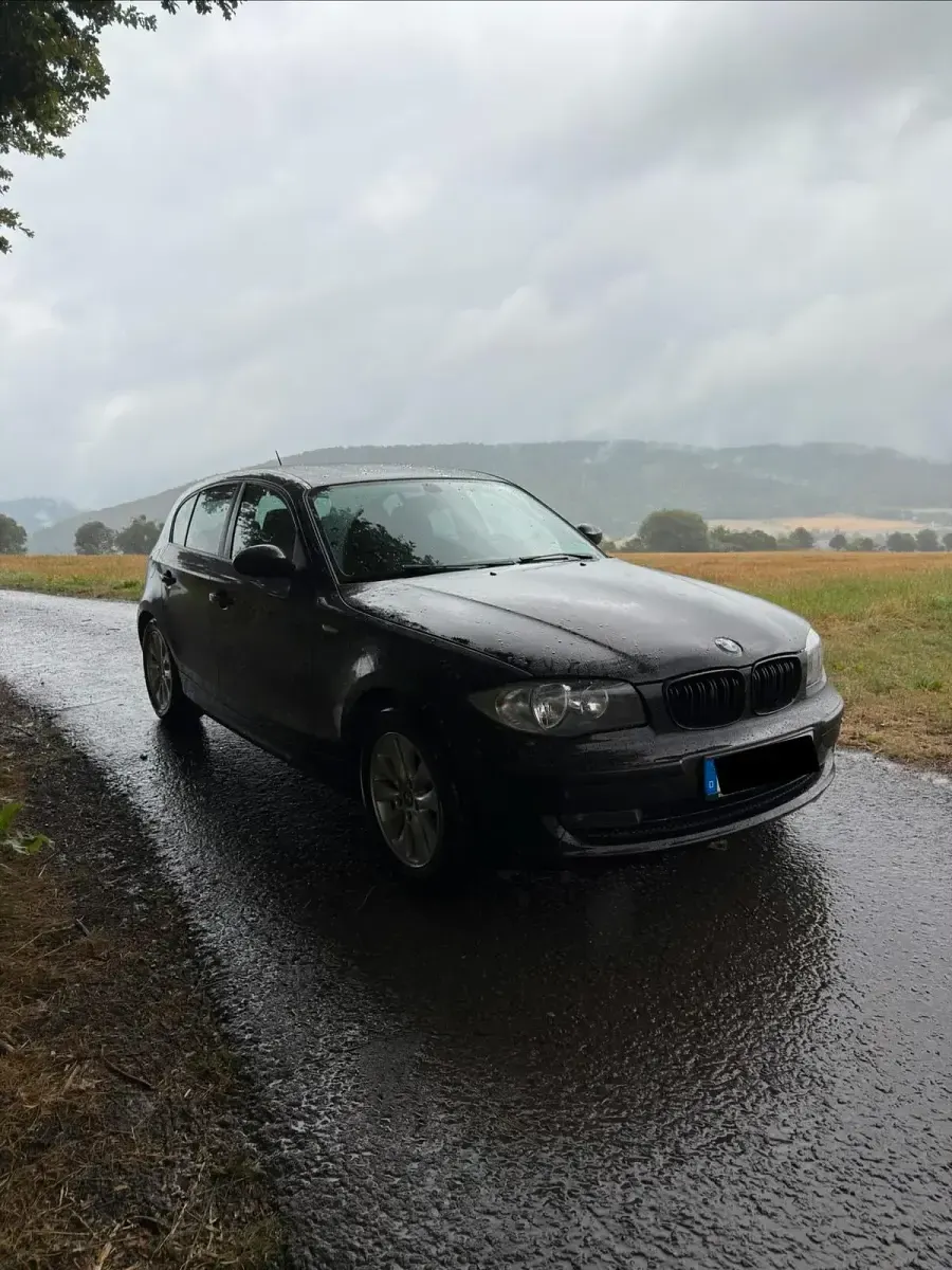 Gebraucht BMW 118 143 PS (105 kW) 2008 Schwarz Kleinwagen