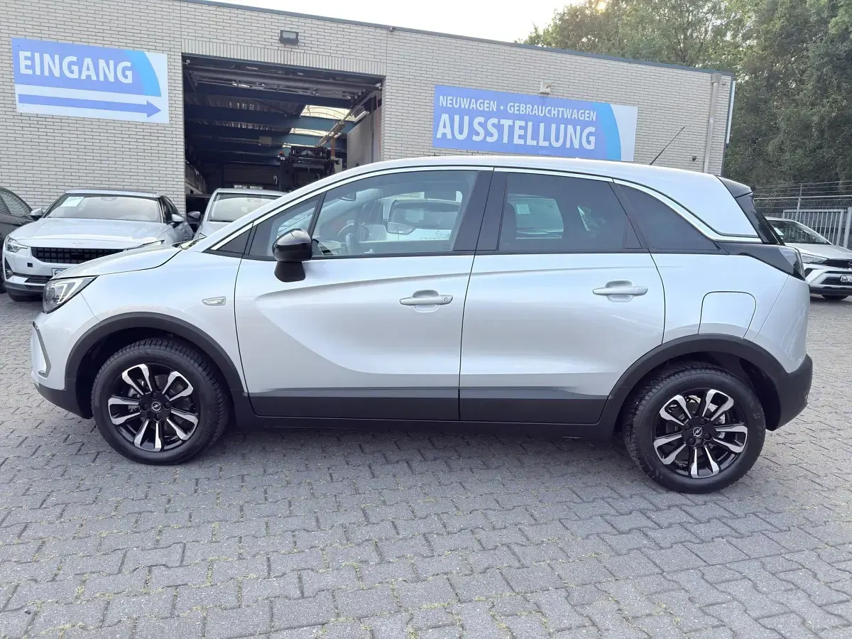 Gebraucht Opel Crossland Elegance 110 PS (80 kW) 2024 Aluminiumgrau/metallic SUV