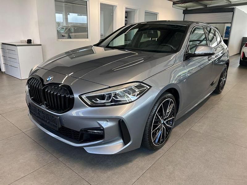 Grau Gebraucht 2024 BMW 118 M Sport Kleinwagen | 26.990 € (Etwas zu teuer) - Bild 1/4