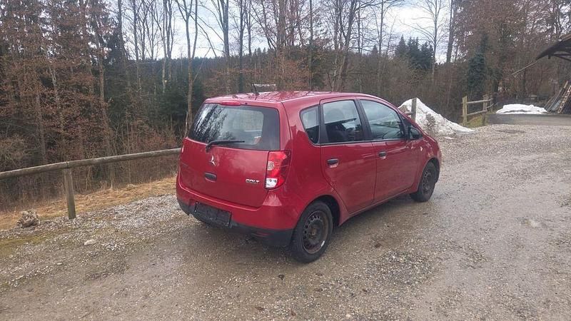 Gebraucht Mitsubishi Colt 75 PS (55 kW) 2009 Rot Kleinwagen