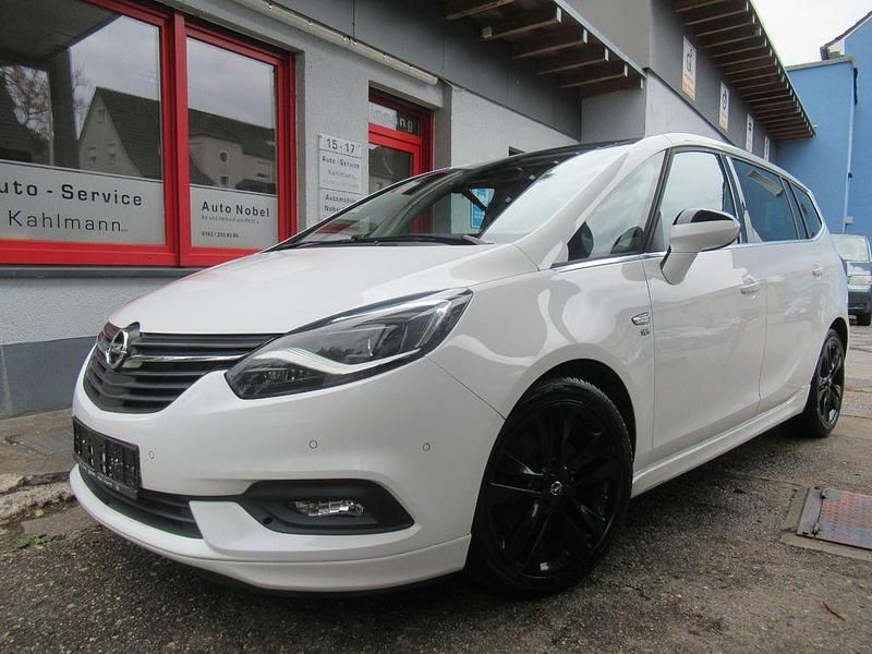 Weiß Gebraucht 2017 Opel Zafira Active Van / Kleinbus | 11.800 € (Fairer Preis) - Bild 1/4